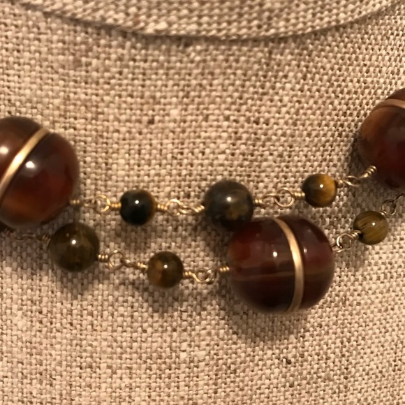 WHBM gold tone short necklace with tortoiseshell - Picture 3 of 6